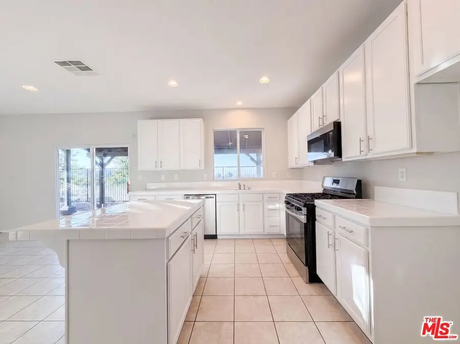 2423 Carolyn Drive, Palmdale, CA 93551 - #2