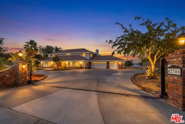 42706 20th Street, Lancaster, CA 93534