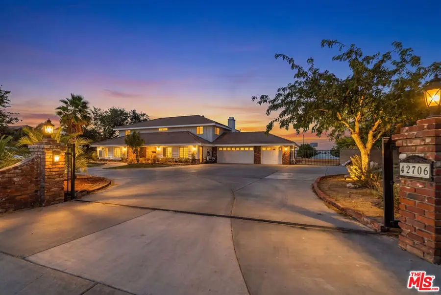 42706 20th Street, Lancaster, CA 93534 - #2