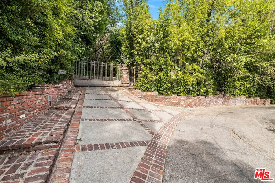 9911 Tower Lane, Los Angeles, CA 90210 - #2