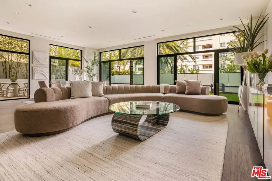 425 N Palm Drive #103, Beverly Hills, CA 90210 - #2