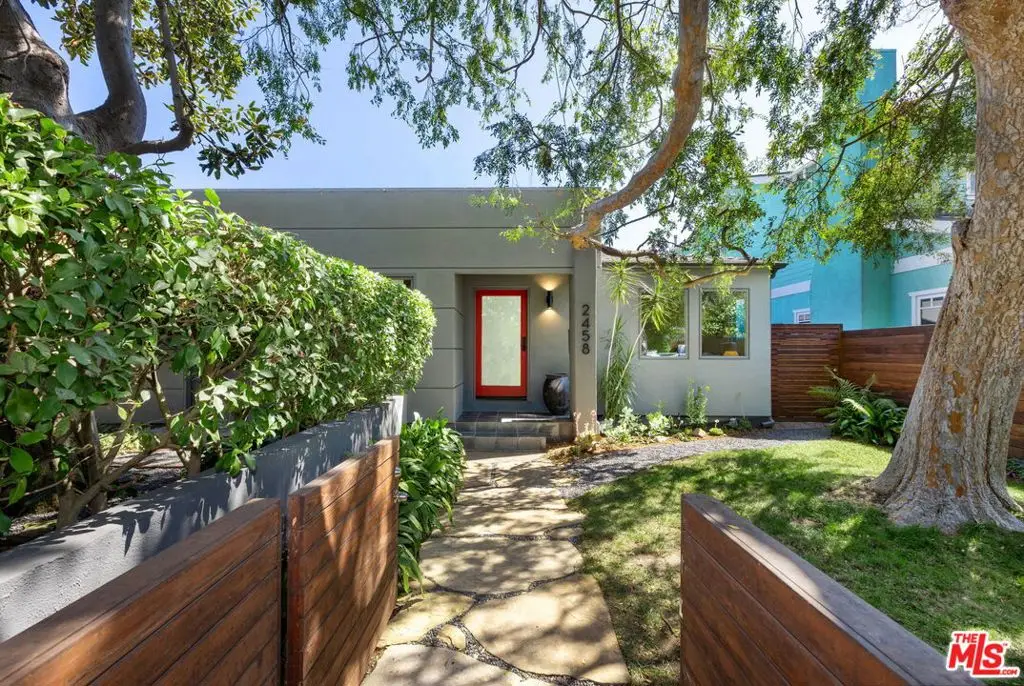2458 Walnut Avenue, Venice, CA 90291 - #1