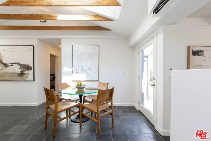 2458 Walnut Avenue, Venice, CA 90291 - #3