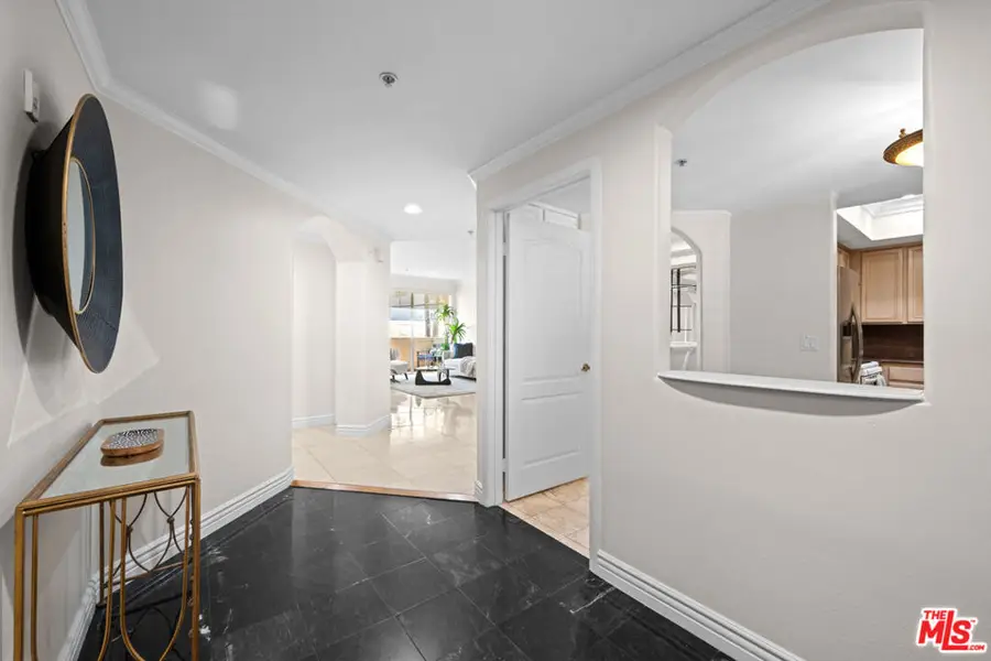 7218 Hillside Avenue #202, Los Angeles, CA 90046 - #2