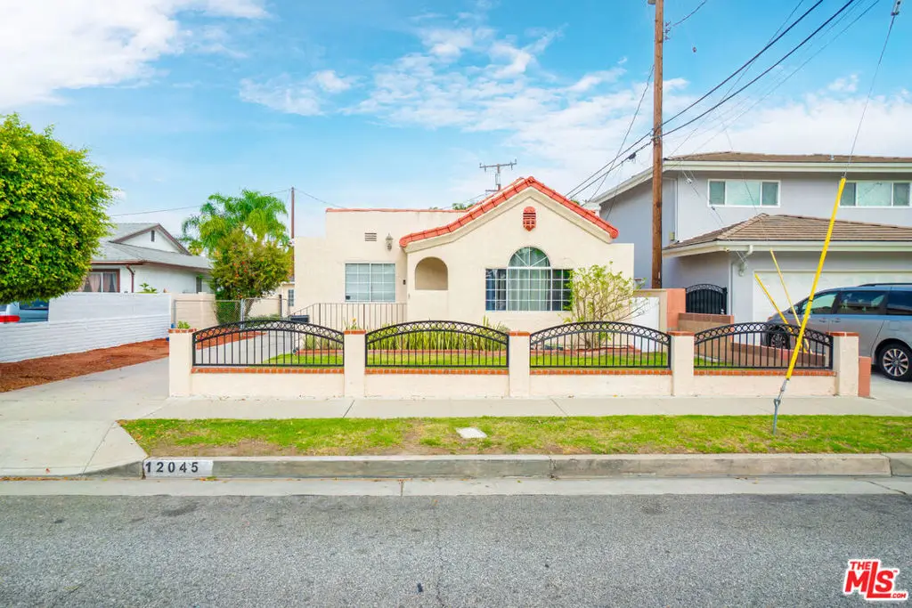12045 Rives Avenue, Downey, CA 90242 - #1