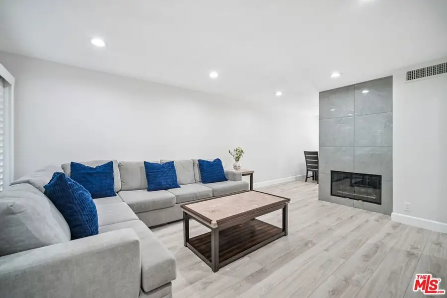 7714 Via Sorrento #22, Burbank, CA 91504 - #2