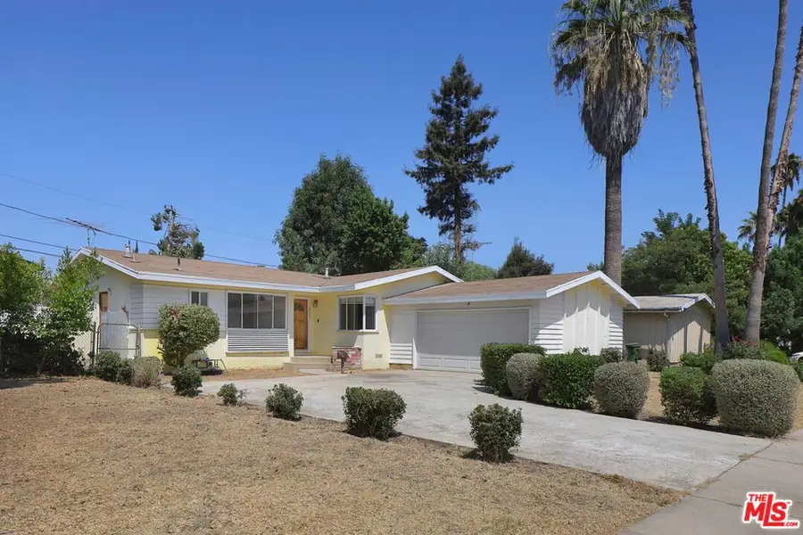 6437 Penfield Avenue, Woodland Hills, CA 91367 - #2
