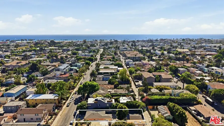 563 Brooks Avenue, Venice, CA 90291 - #2