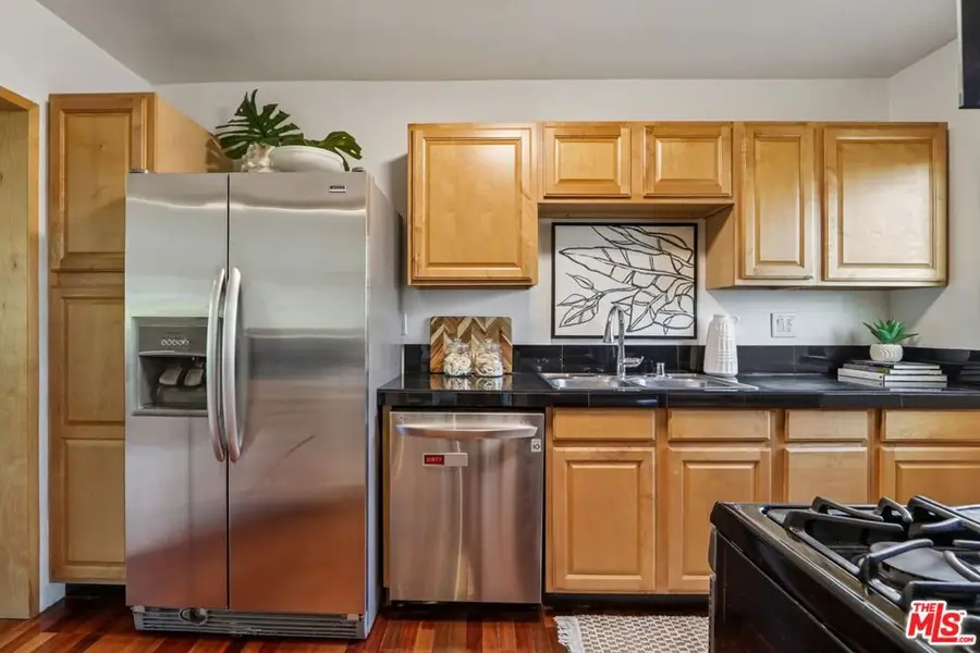 10600 Eastborne Avenue #9, Los Angeles, CA 90024 - #3