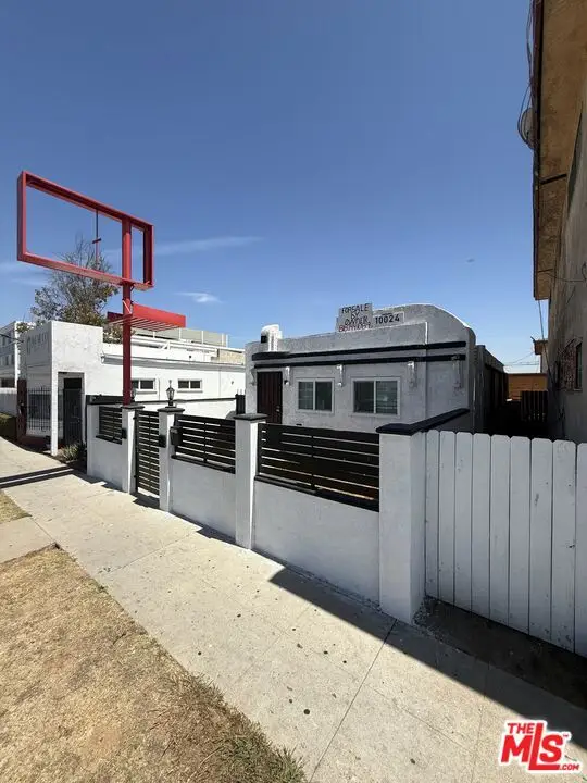 10024 S Western Avenue, Los Angeles, CA 90047 - #1
