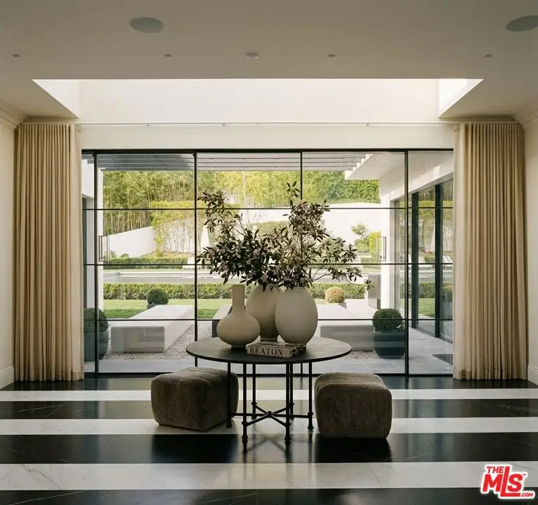 2331 Chislehurst Drive, Los Angeles, CA 90027 - #2