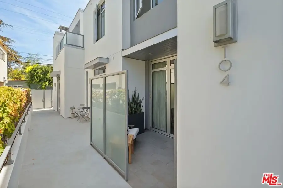 853 21st Street #104, Santa Monica, CA 90403 - #2