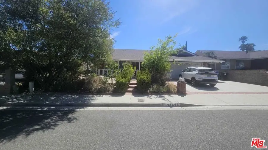 14616 Daisy Meadow Street, Santa Clarita, CA 91387 - #3