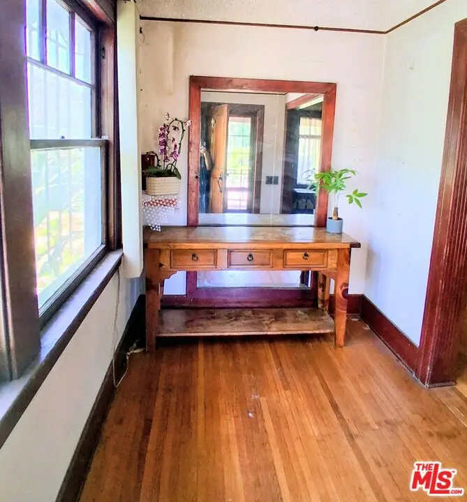 4219 Kenwood Avenue, Los Angeles, CA 90037 - #3
