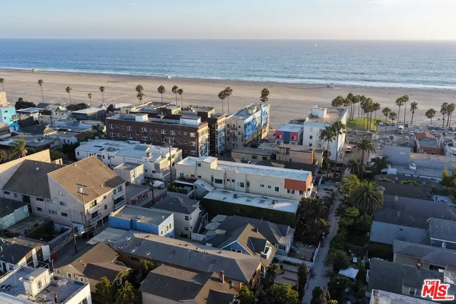 34 Dudley Avenue, Venice, CA 90291 - #3