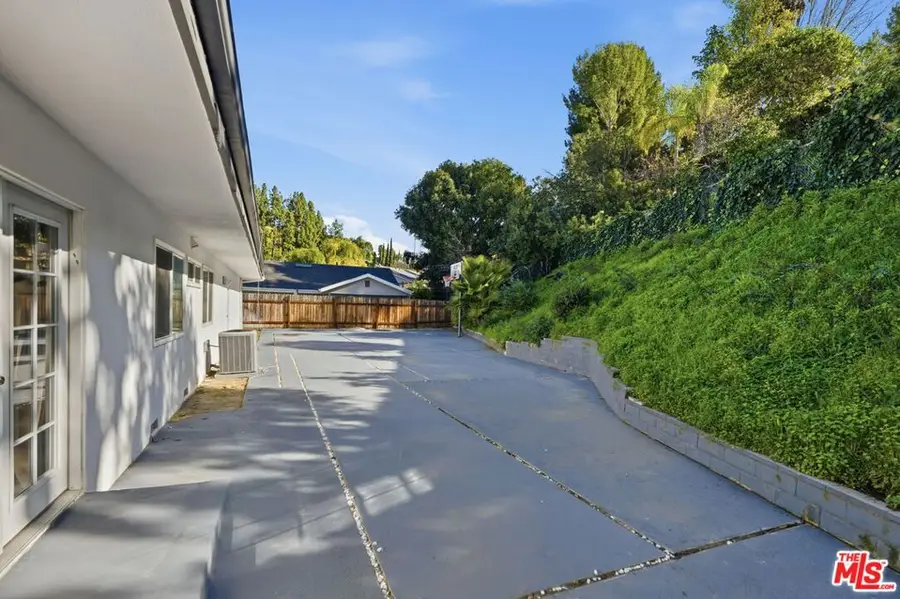 18202 Lake Encino Drive, Encino, CA 91316 - #3