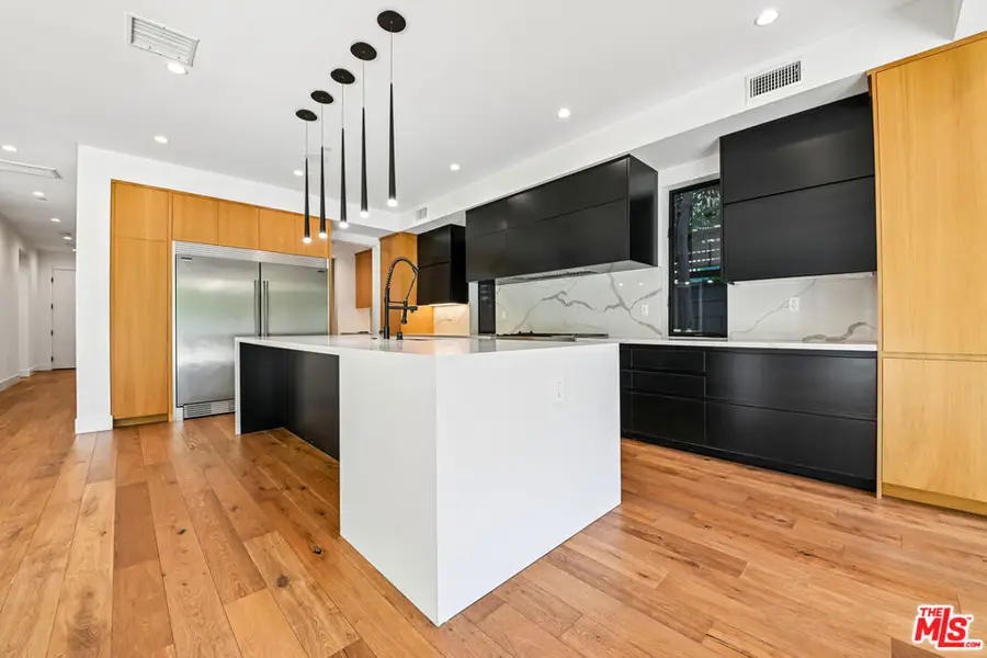1037 Palms Boulevard, Los Angeles, CA 90291 - #2