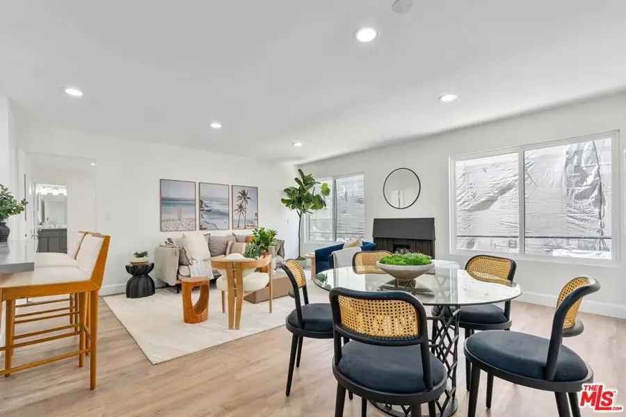16 S Quarterdeck Street #201, Los Angeles, CA 90292 - #3