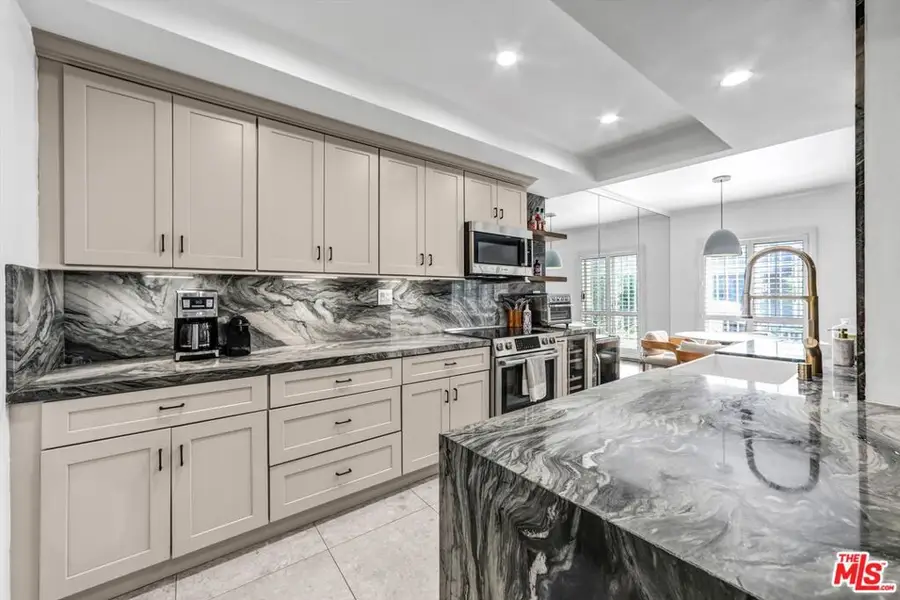 1221 N Kings Road #101, West Hollywood, CA 90069 - #3