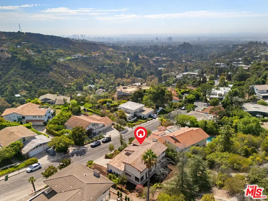 2537 Cordelia Road, Los Angeles, CA 90049 - #3