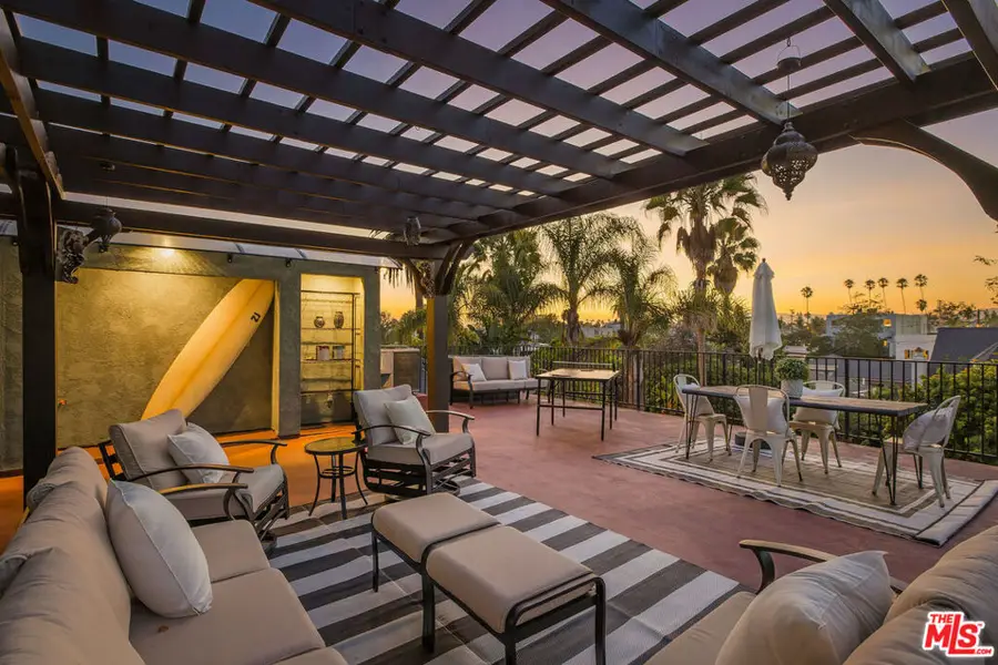 686 San Juan Avenue, Venice, CA 90291 - #2