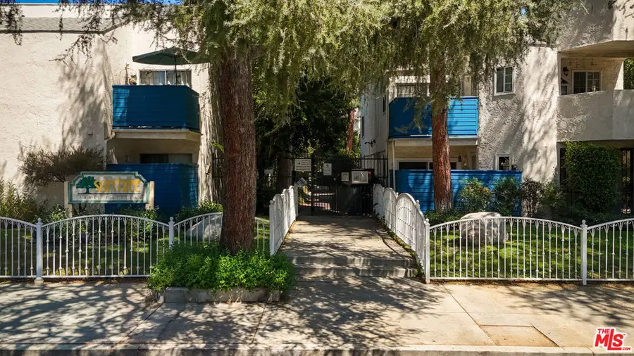 18411 Hatteras Street #218, Tarzana, CA 91356 - #3