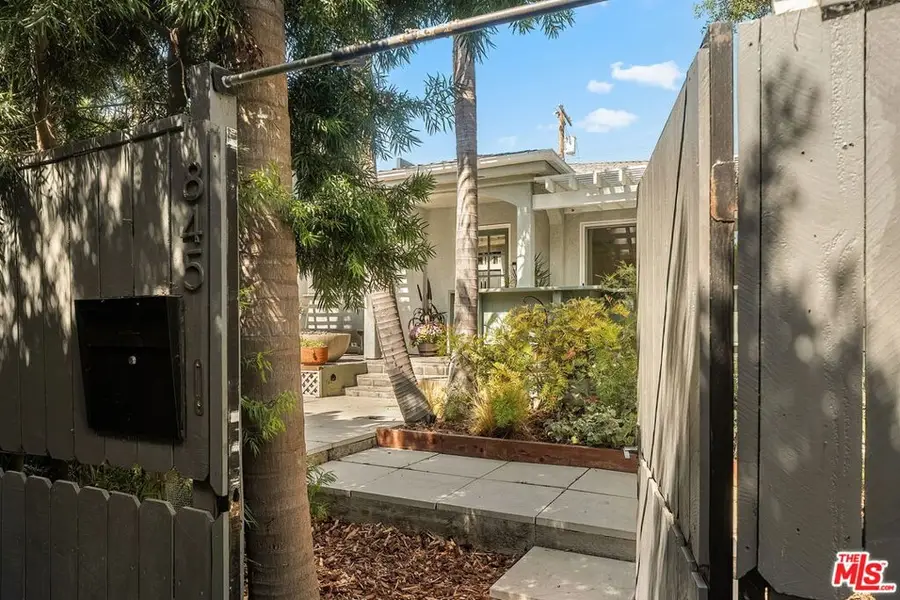 845 Amoroso Place, Venice, CA 90291 - #3