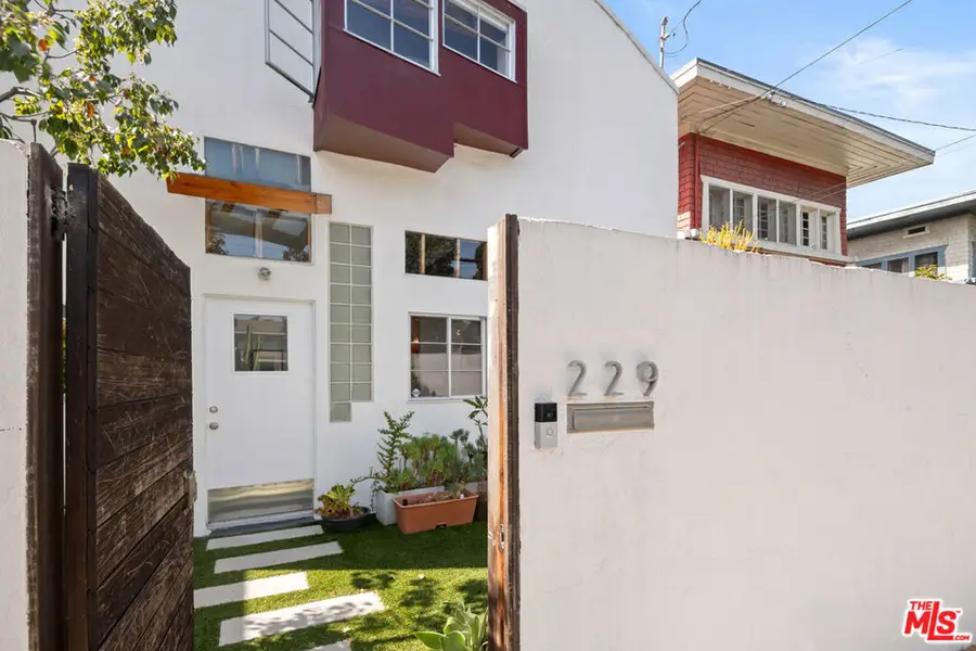 229 San Juan Avenue, Venice, CA 90291 - #3