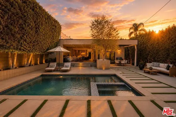 845 N Las Palmas Avenue, Los Angeles, CA 90038