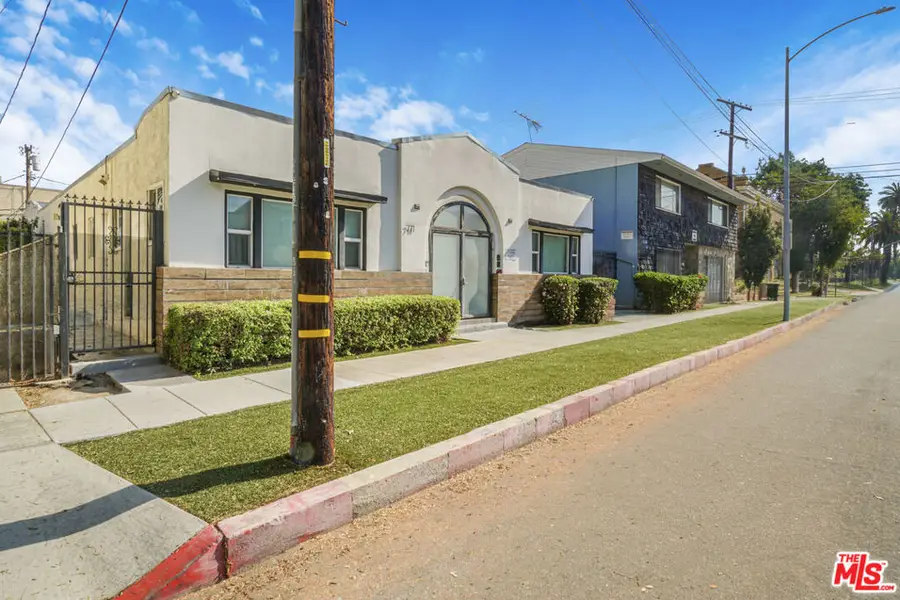 711 E 6th Street, Long Beach, CA 90802 - #2