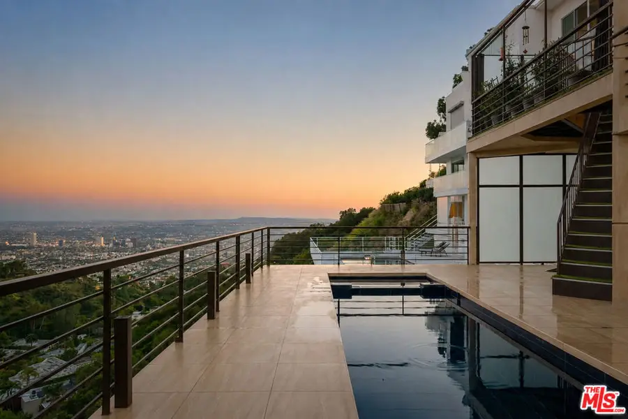 2189 Sunset Plaza Drive, Los Angeles, CA 90069 - #2