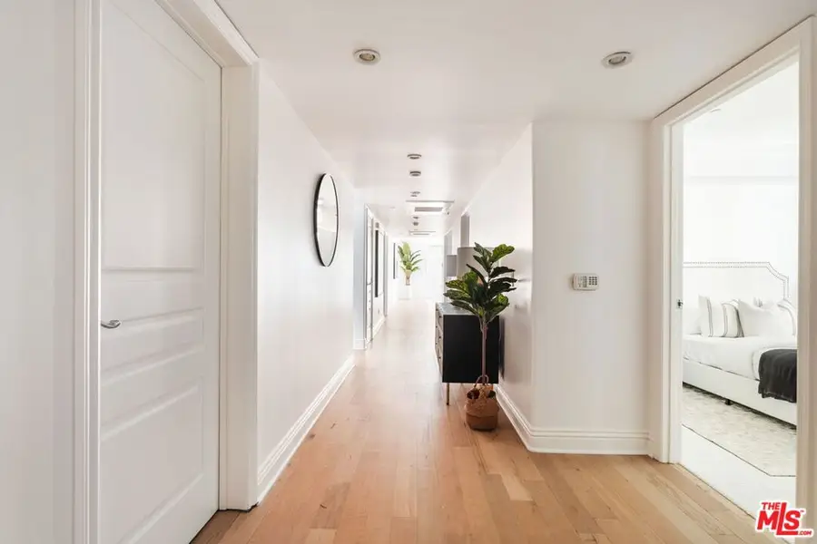 11749 Goshen Avenue #202, Los Angeles, CA 90049 - #3