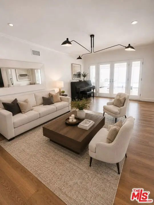 5406 Garden Grove Avenue, Tarzana, CA 91356 - #2
