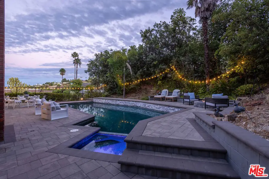 4711 Hermano Drive, Tarzana, CA 91356 - #2