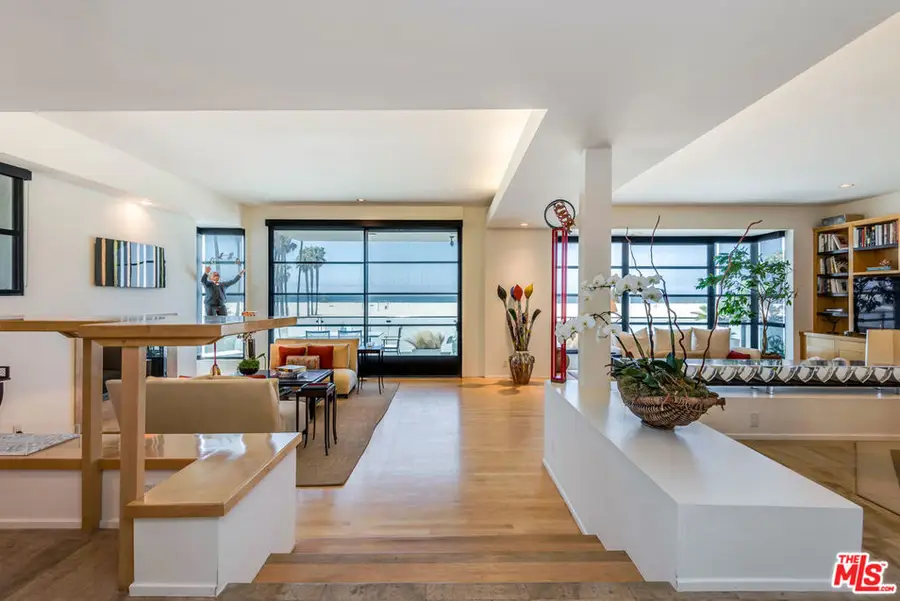 117 Ocean Front Walk, Venice, CA 90291 - #2