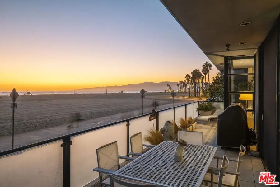 117 Ocean Front Walk, Venice, CA 90291 - #3