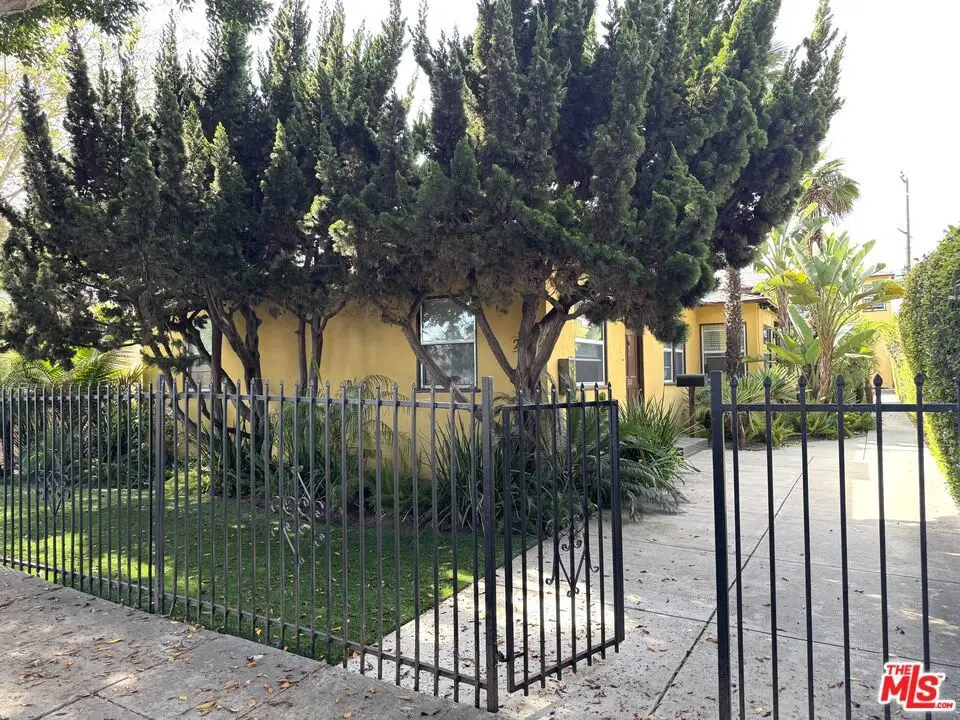 2005 Oak Street, Santa Monica, CA 90405 - #1