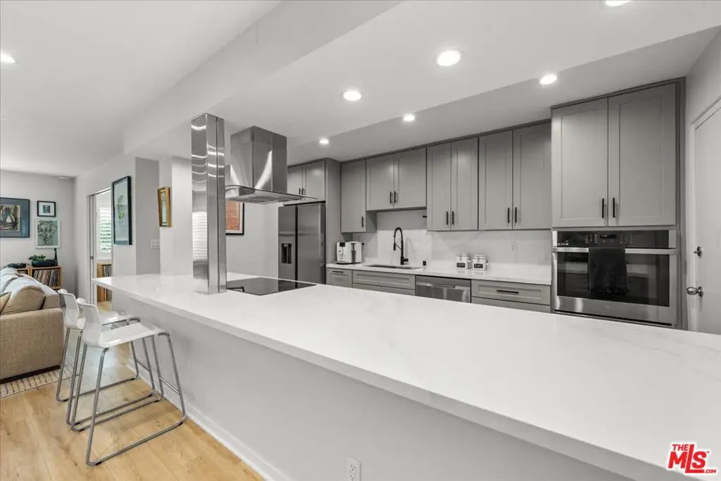 1045 N Kings Road #204, West Hollywood, CA 90069 - #1