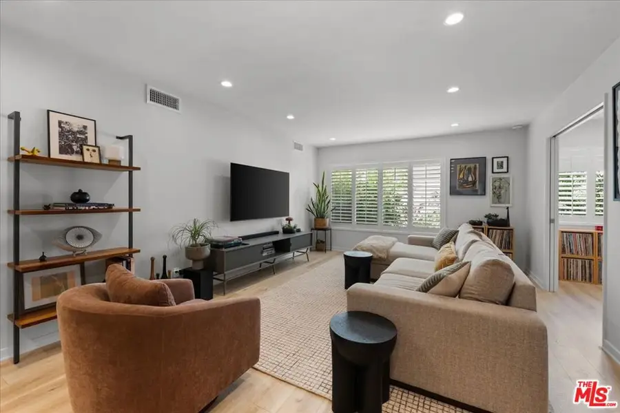 1045 N Kings Road #204, West Hollywood, CA 90069 - #2