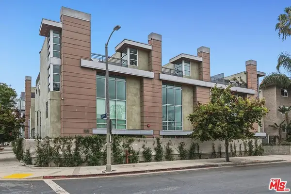 5806 Waring Avenue #14, Los Angeles, CA 90038