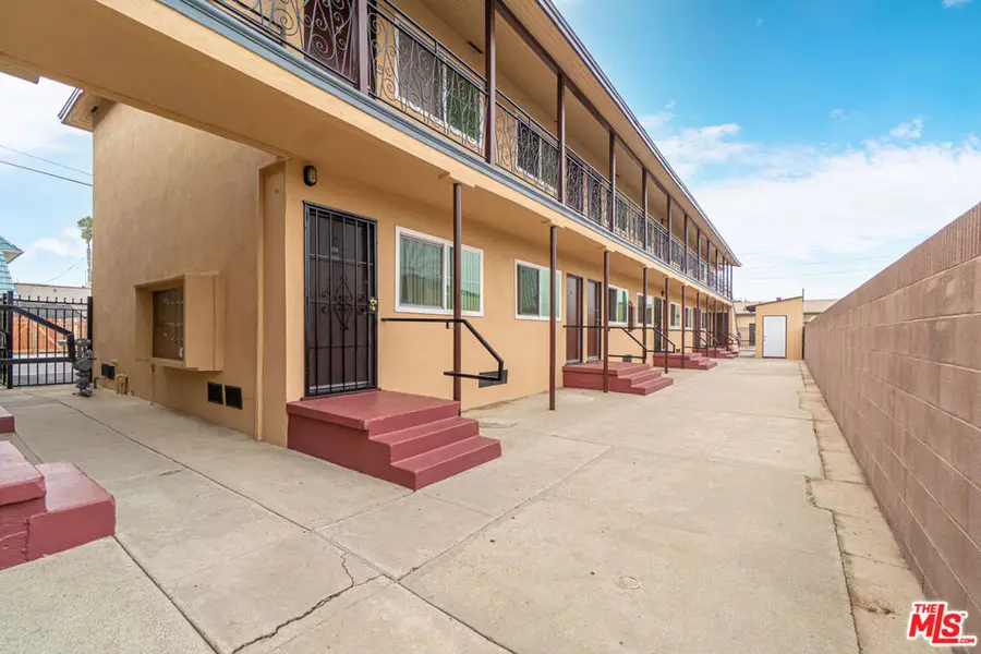 11123 S Inglewood Avenue, Inglewood, CA 90304 - #3