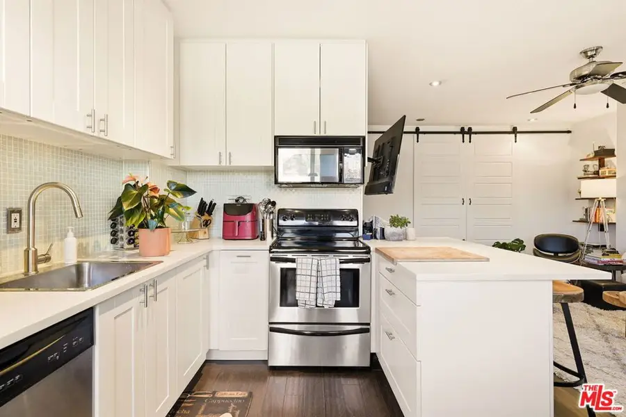 999 N Doheny Drive #104, West Hollywood, CA 90069 - #3