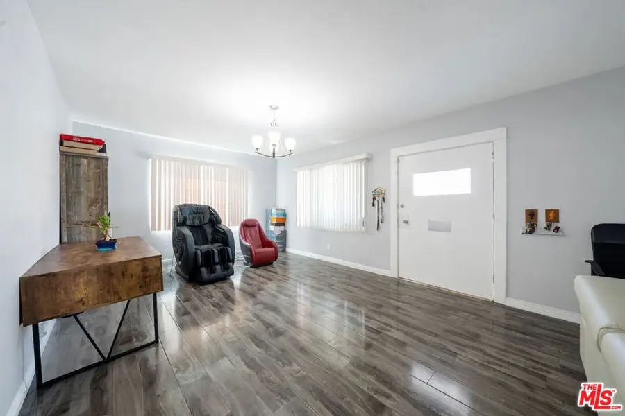 804 W 55th Street, Los Angeles, CA 90037 - #3