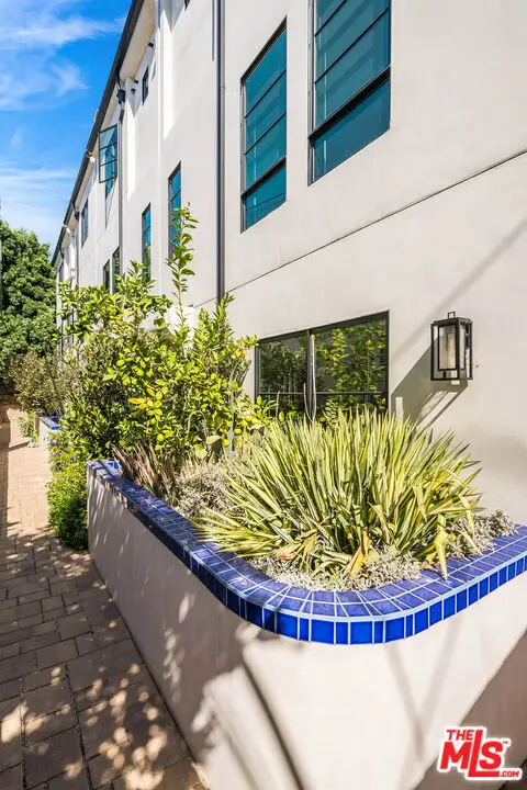 10610 W Kareen Court, Toluca Lake, CA 91602 - #3