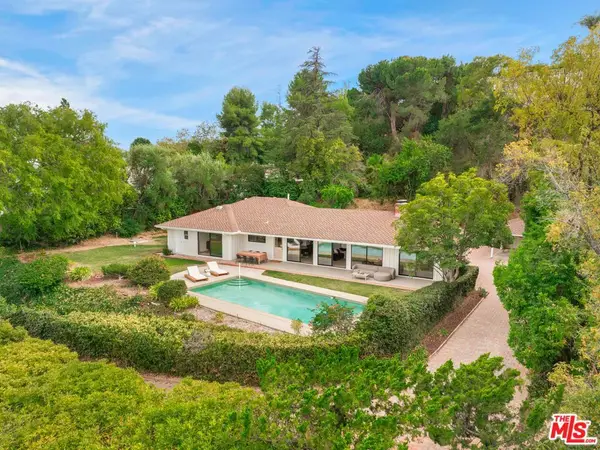 3971 Royal Oak Place, Los Angeles, CA 91436