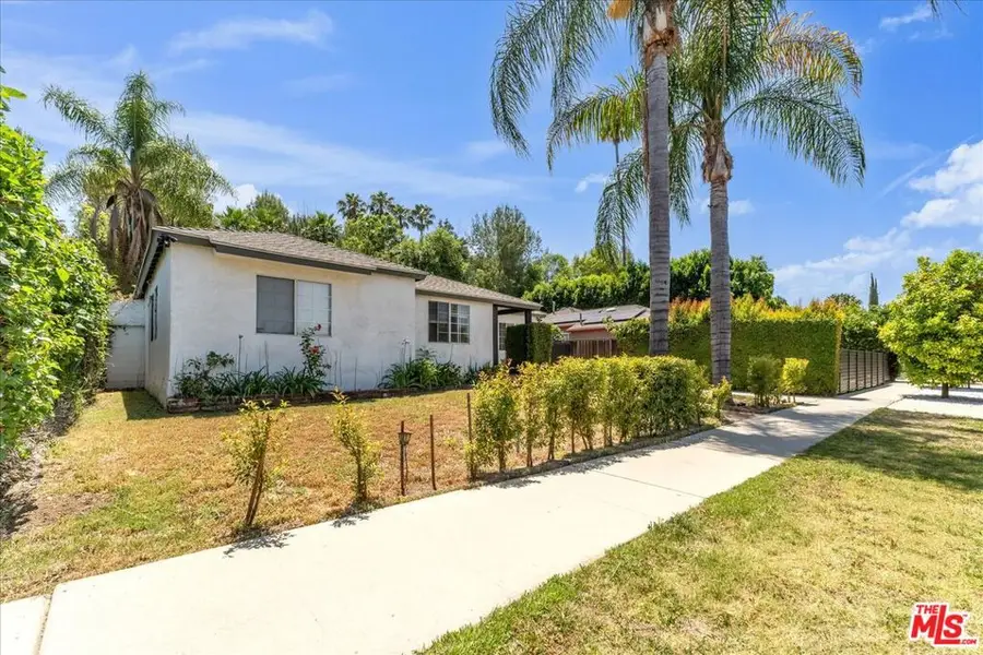 18352 Bessemer Street, Reseda, CA 91335 - #3