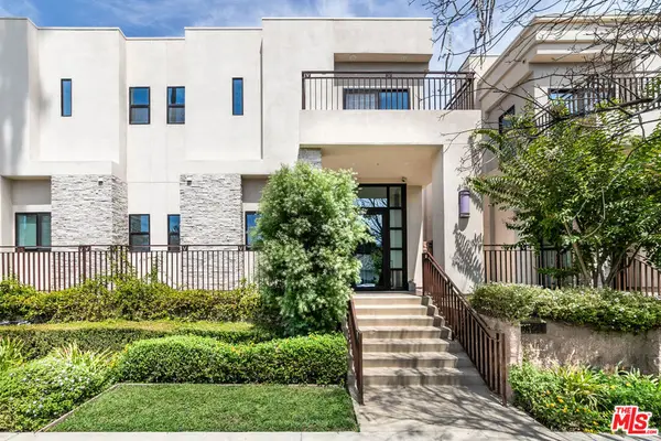 18723 Redwing Street, Tarzana, CA 91356