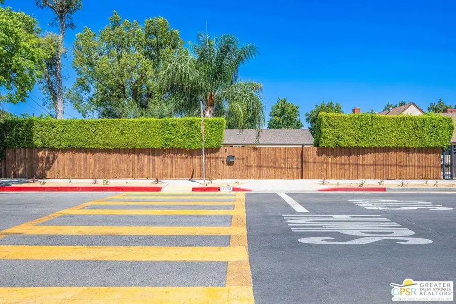 13435 Erwin Street, Valley Glen, CA 91401 - #3
