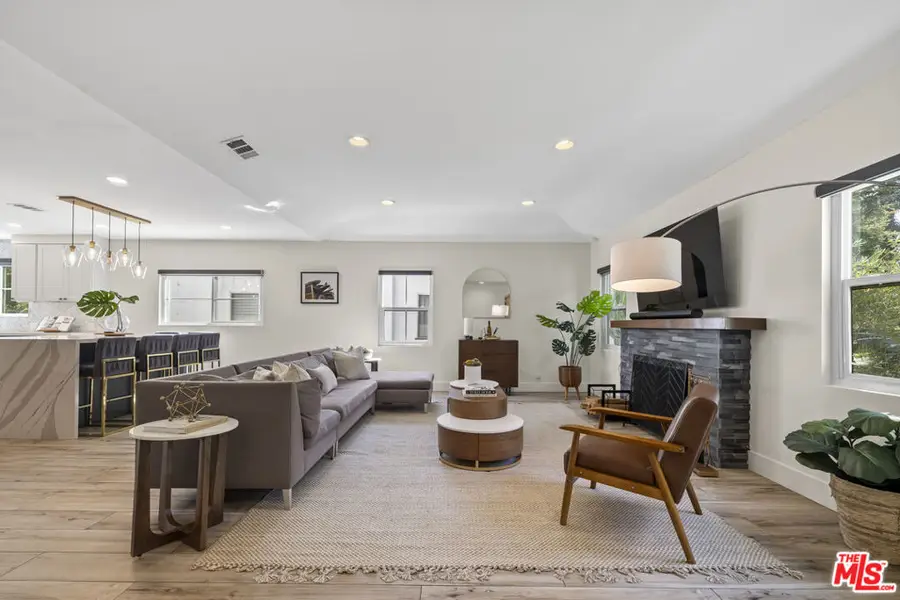 11023 Kling Street, Toluca Lake, CA 91602 - #3
