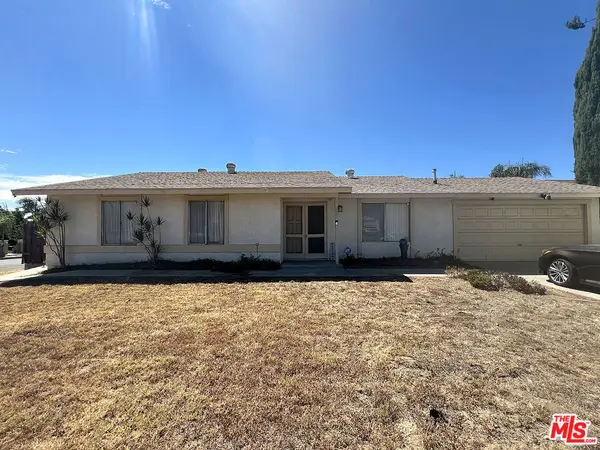 837 W Fontlee Lane, Bloomington, CA 92316